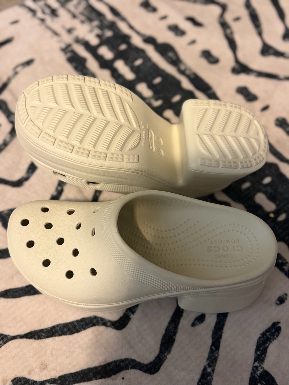 CROCS Platform Clog in Cream